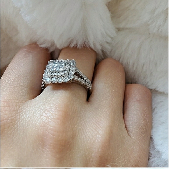 New Gorgeous 925 Silver Wedding Ring - Picture 2 of 9